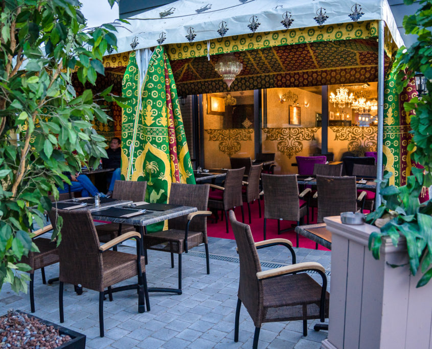 Salle, décoration orientale et plats du restaurant La Baie du Touareg à Nalinnes (photo 32 sur 83)