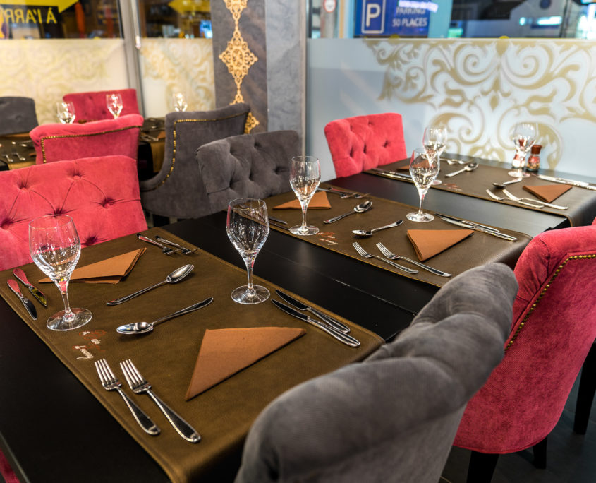 Salle, décoration orientale et plats du restaurant La Baie du Touareg à Nalinnes (photo 57 sur 83)